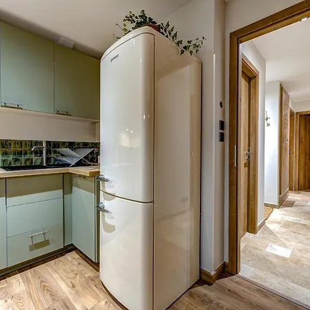 Beautiful New Flat By The Forest